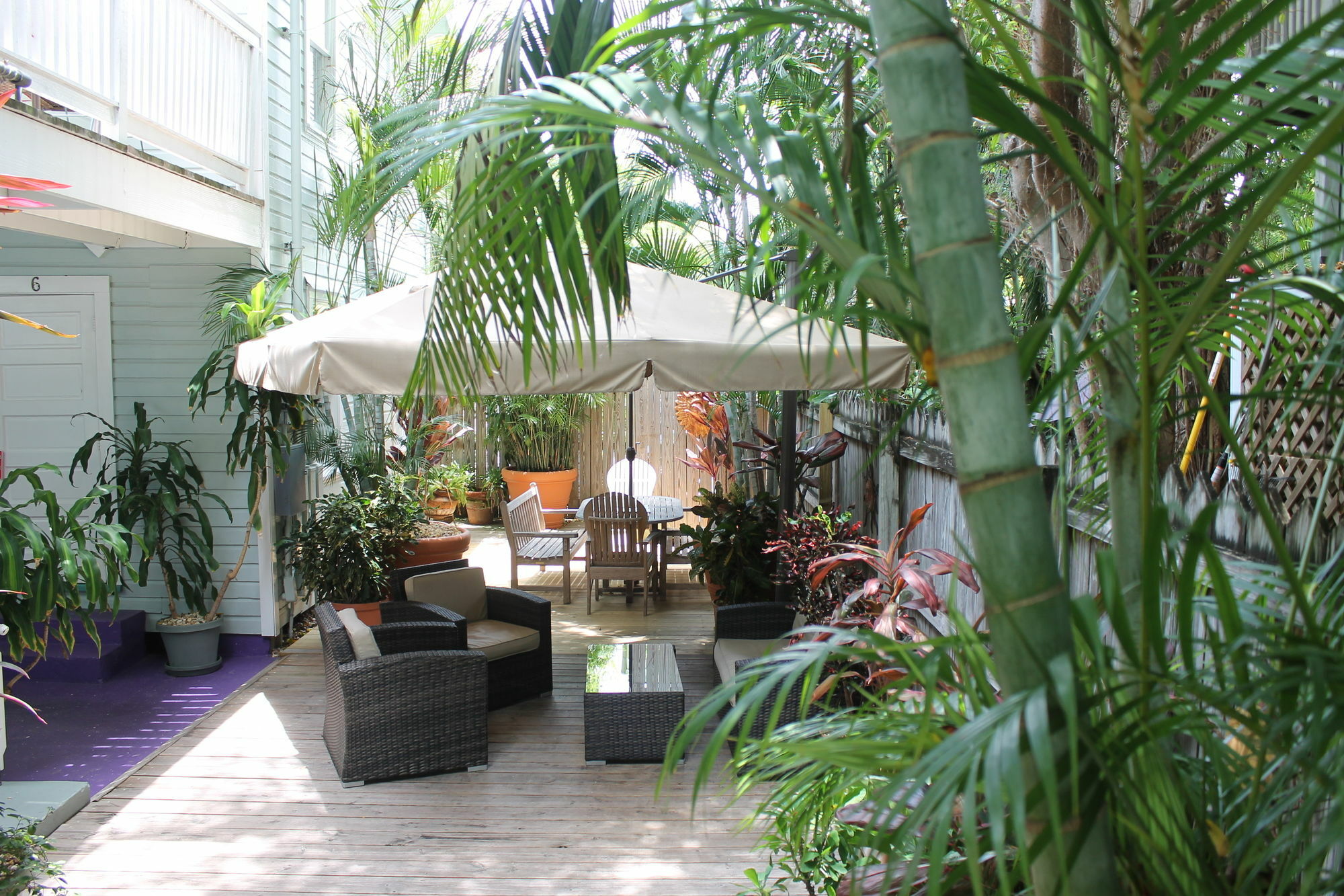 The Grand Couette-café