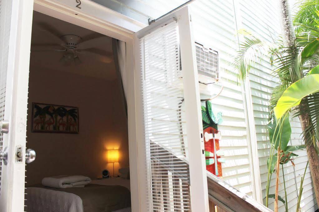 The Grand Couette-café Key West
